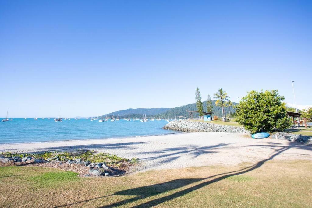 Ocean View 33A Studio Pool Ocean View Wifi Airlie Beach Exterior foto